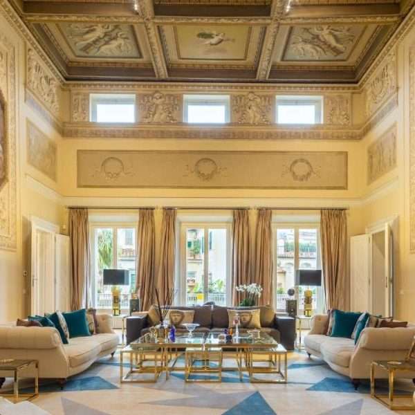 Elegant Frescoed Apartment in Florence