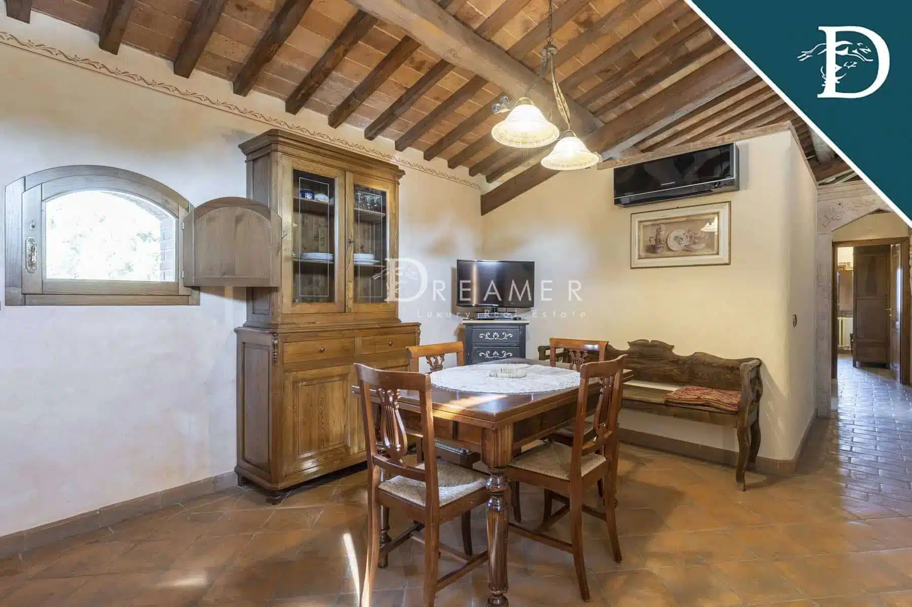 Historic Farmhouse with a Pool in Chianti-10_278286