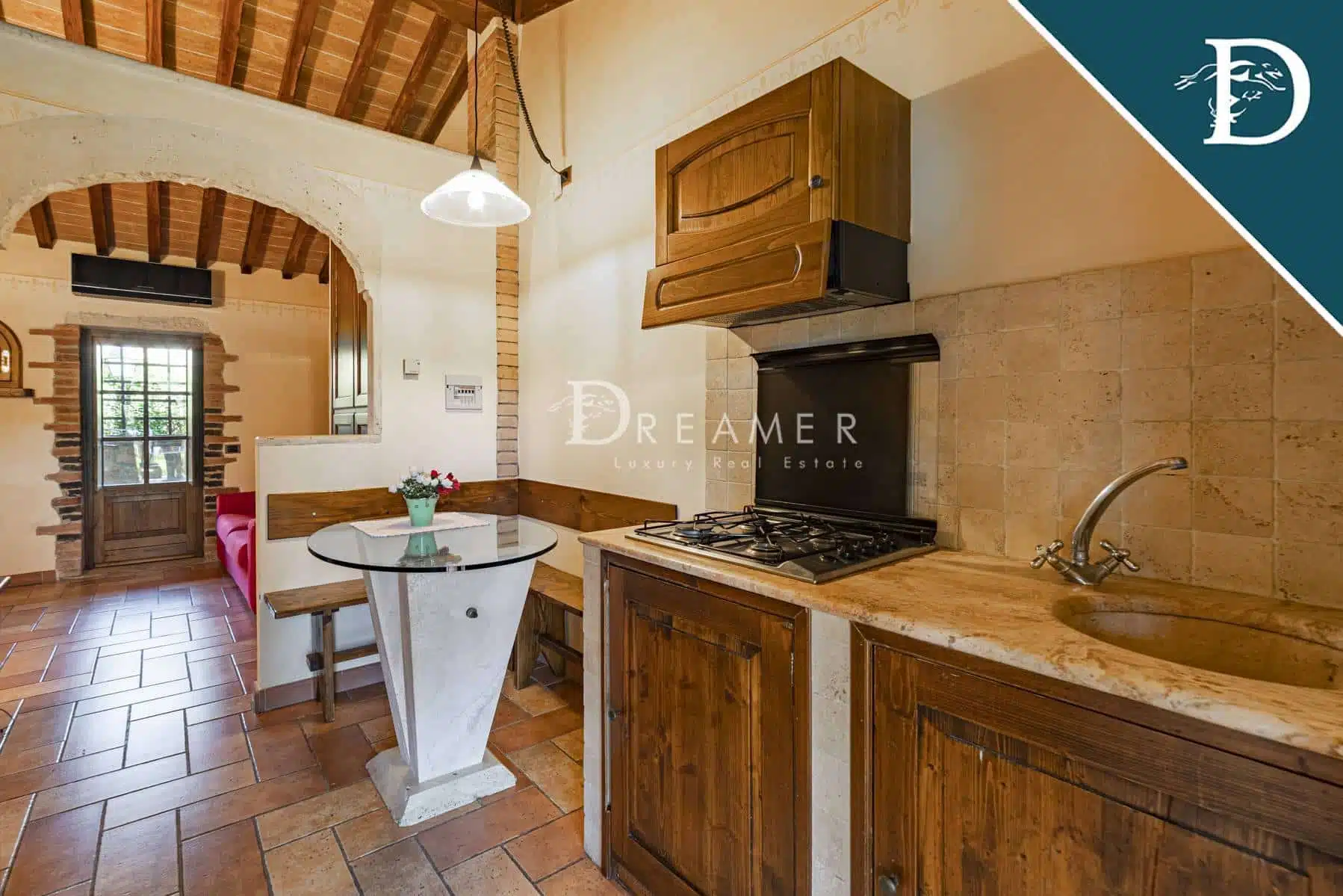 Historic Farmhouse with a Pool in Chianti-11_278287