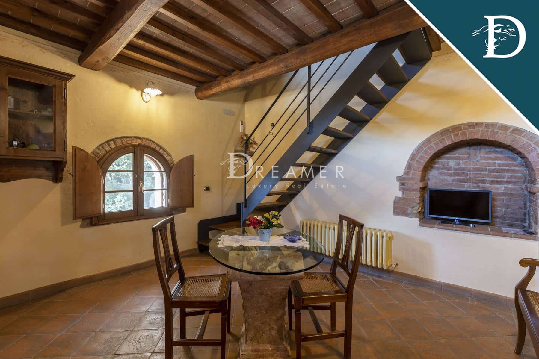 Historic Farmhouse with a Pool in Chianti-12_278288