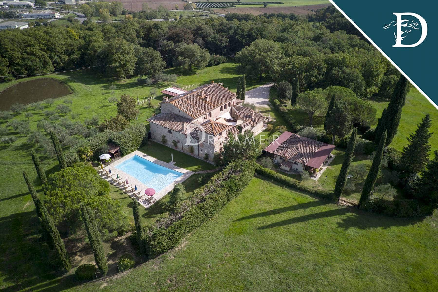 Historic Farmhouse with a Pool in Chianti-19_278295