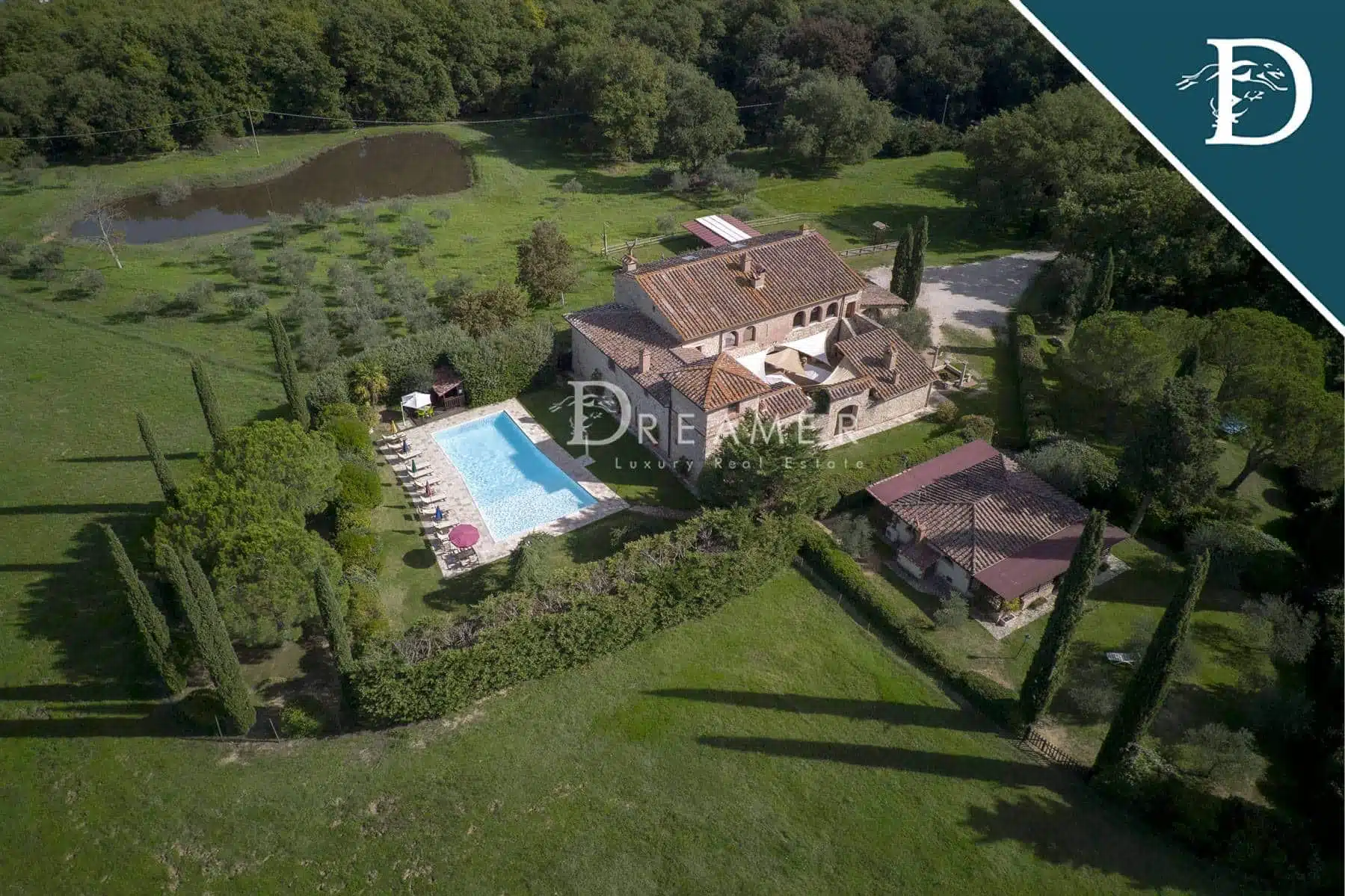Historic Farmhouse with a Pool in Chianti-21_278297