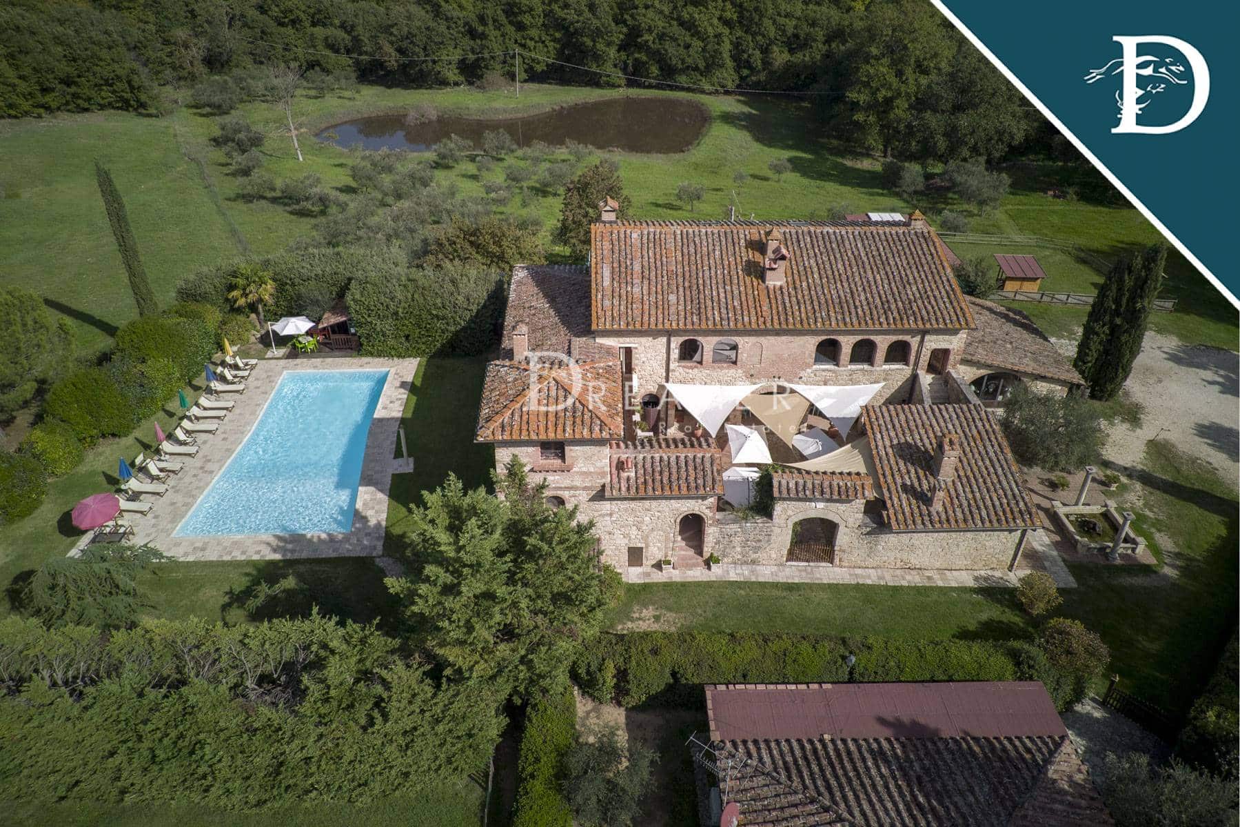 Historic Farmhouse with a Pool in Chianti-38_278314