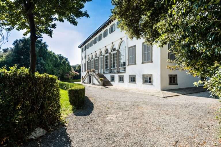 Luxury Apartment in Historic Villa - Appartamento in Villa Storica con Piscina