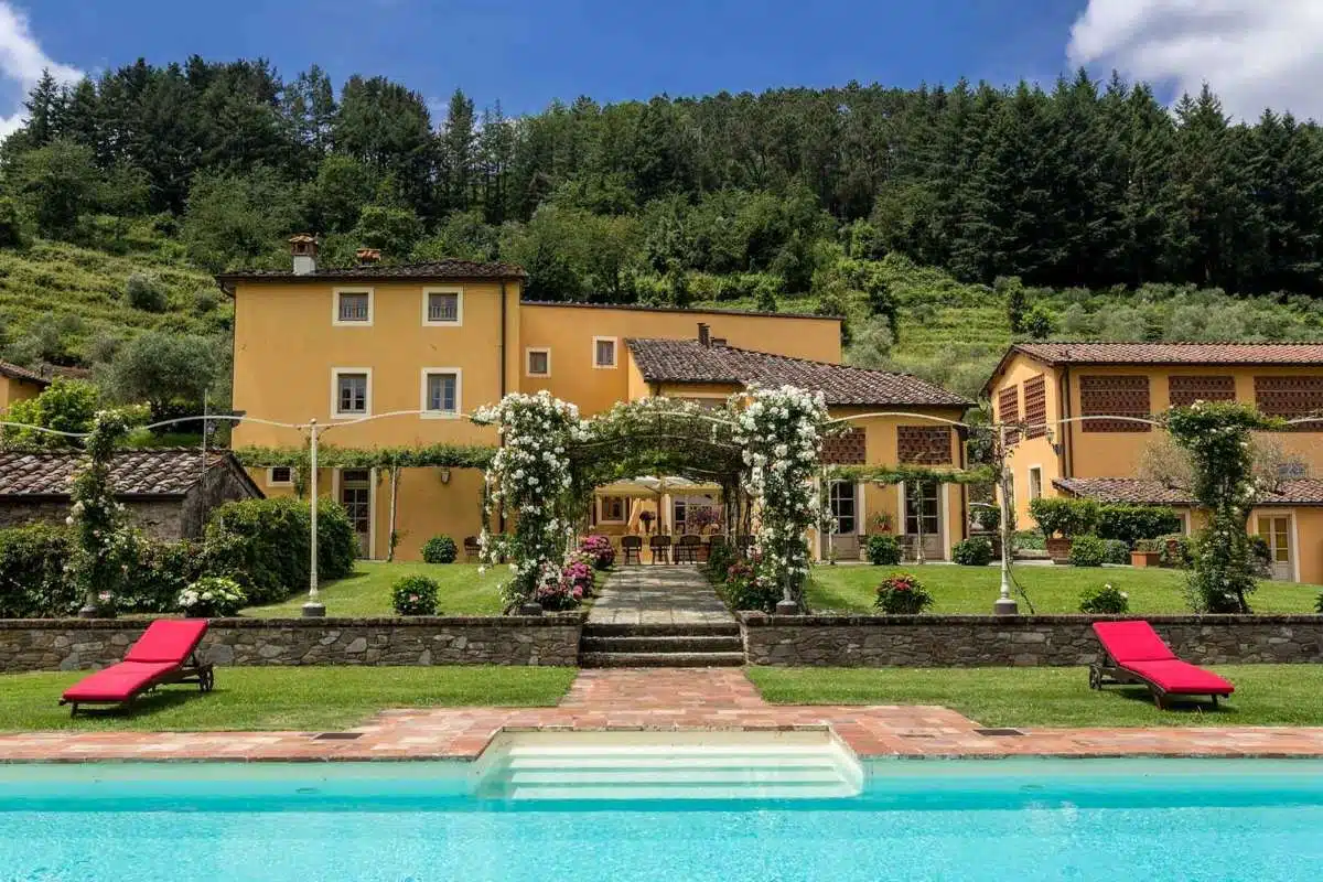 6787-tipica-casa-colonica-toscana-con-piscina-header1