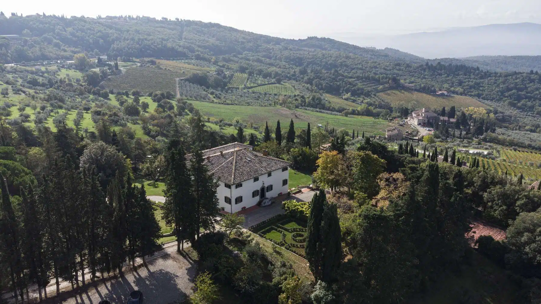 Villa with a Pool in Chianti Classico - Villa Storica con Piscina