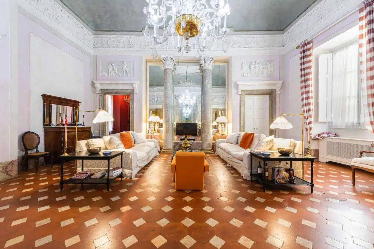 Apartment in Historical Palace