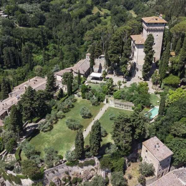 17th-Century Villa with a Pool and a Panoramic view on the Tuscan Hills