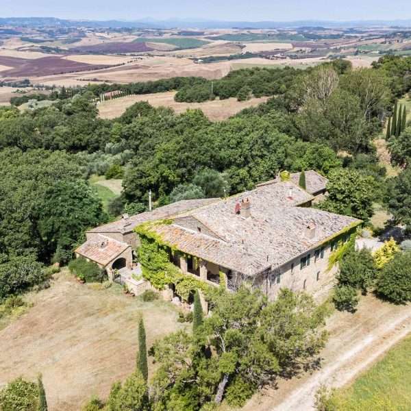 Enchanting Tuscan Hamlet with a Pool in Val d'Orcia, Siena