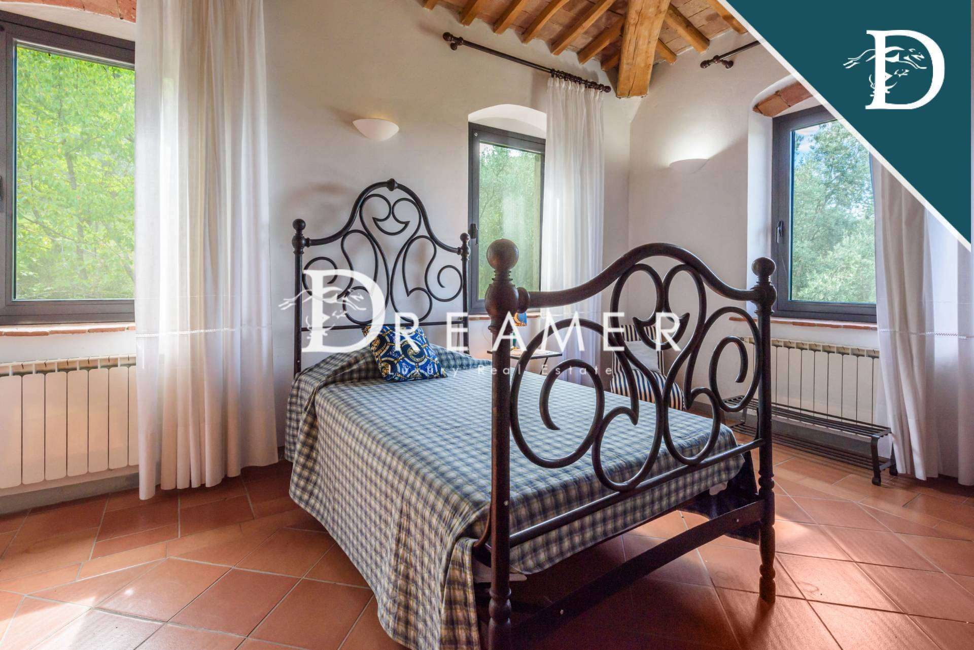 Historic Villa in Chianti Classico with Infinity Pool-21_263460