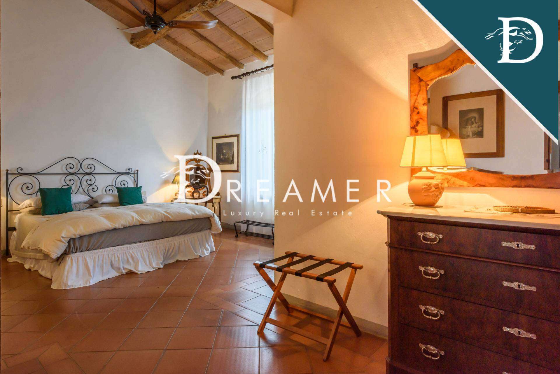 Historic Villa in Chianti Classico with Infinity Pool-22_263461