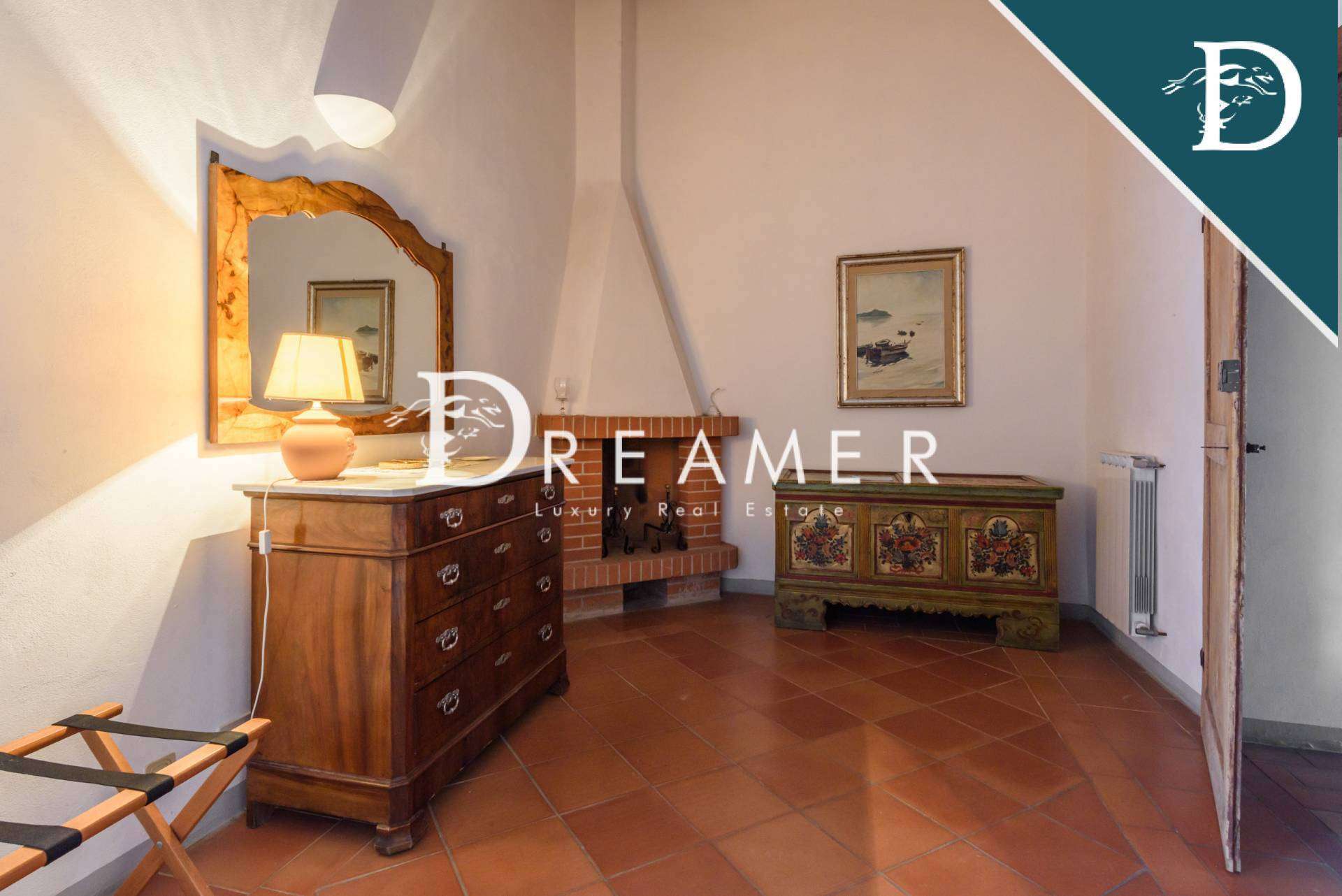 Historic Villa in Chianti Classico with Infinity Pool-24_263463