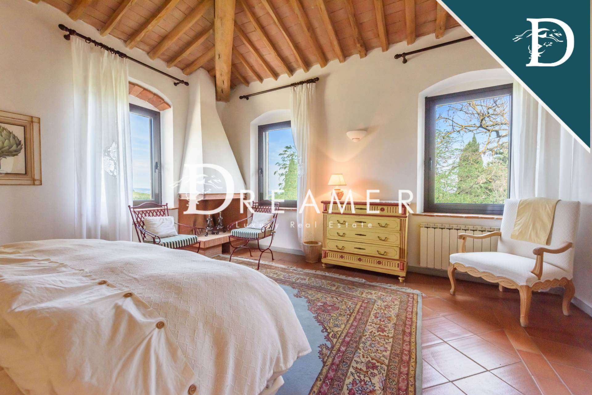 Historic Villa in Chianti Classico with Infinity Pool-27_263466