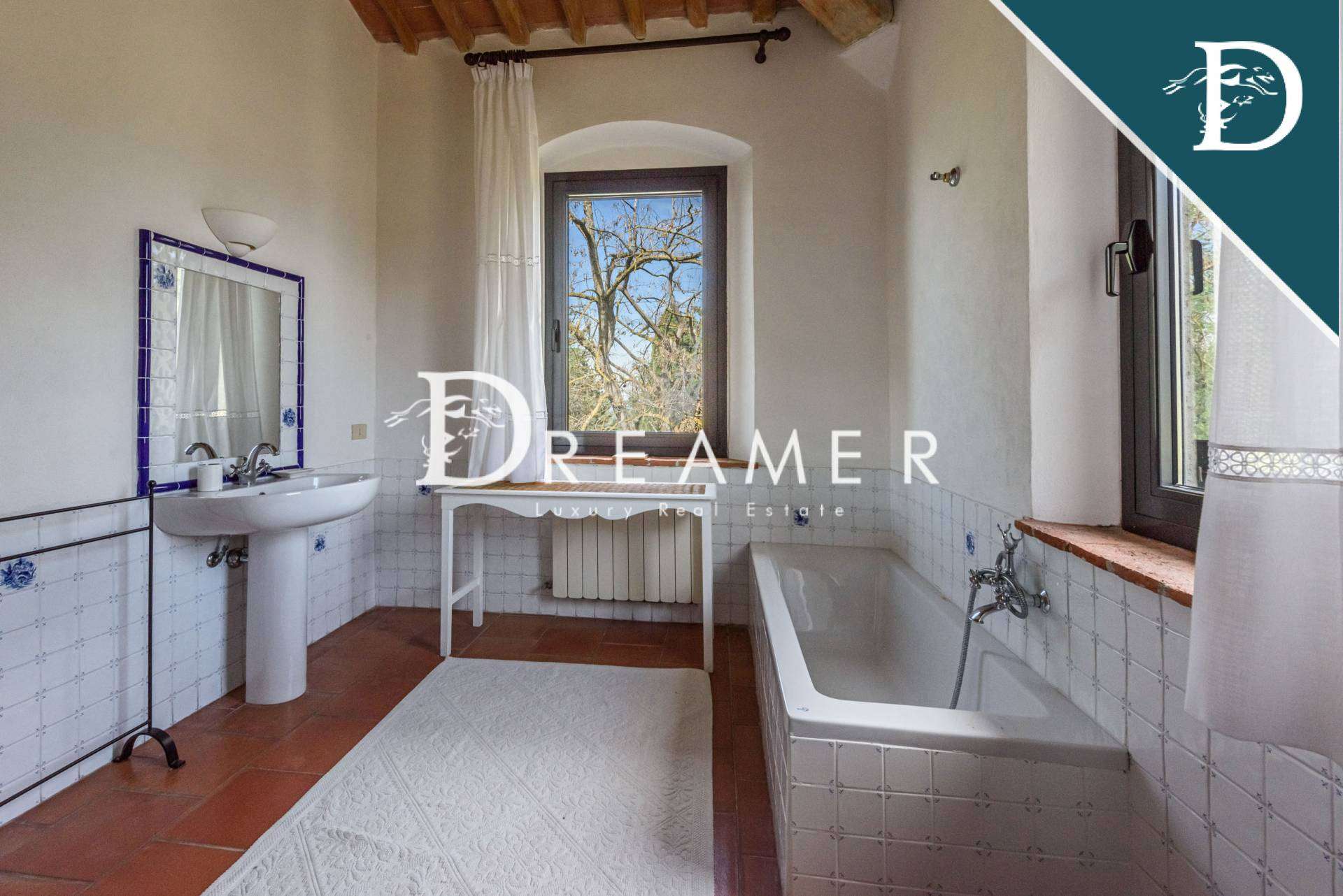 Historic Villa in Chianti Classico with Infinity Pool-35_263474