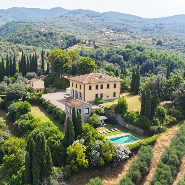 Villa with Pool in Florence Countryside