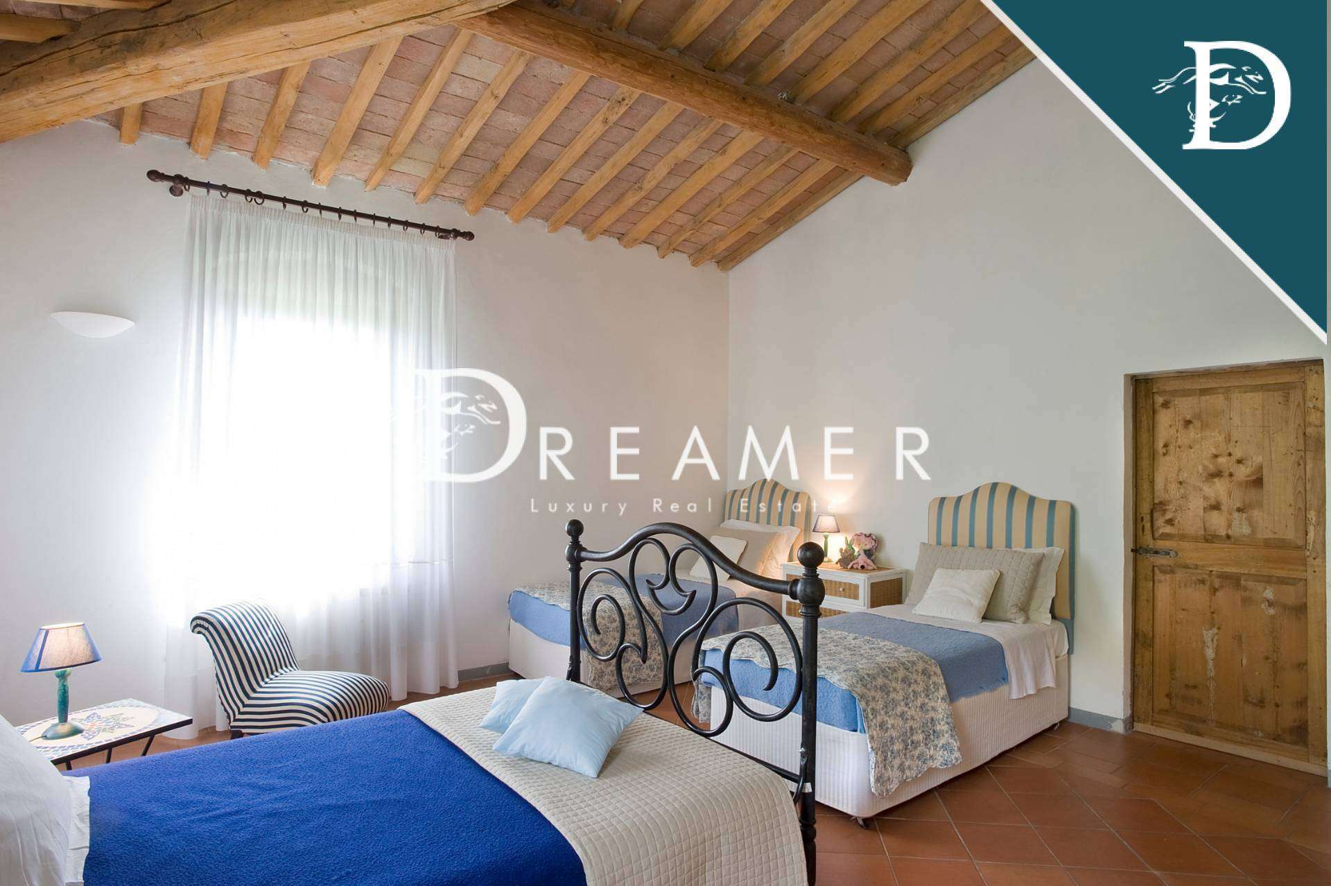 Historic Villa in Chianti Classico with Infinity Pool-67_263506