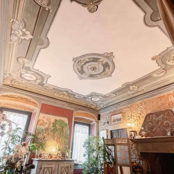 Frescoed Apartment in Florence