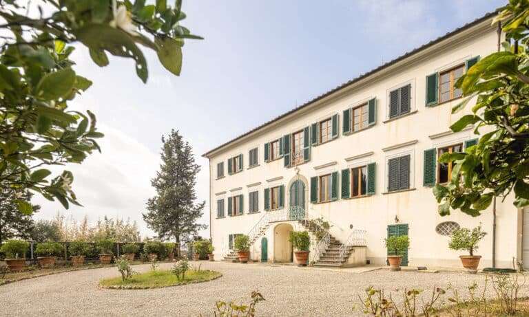 Puccini-Villa-for-sale-on-the-Tuscan-Hills-1