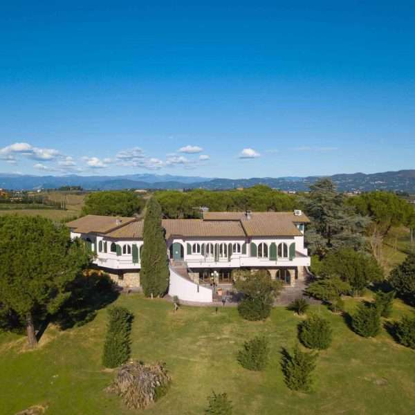 Splendid Modern-Style Villa with Tennis Court on the Hills of Vinci, Tuscany