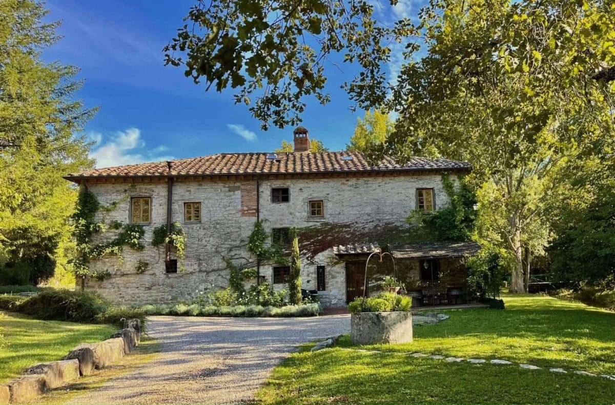 Elegant Villa with Pool Villa medievale con piscina