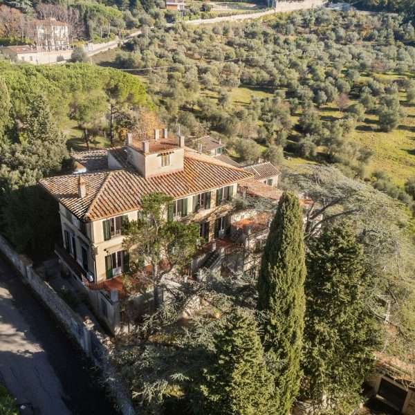 Elegant 1800 sqm Period Villa with Swimming Pool and Breathtaking View of the City of Florence
