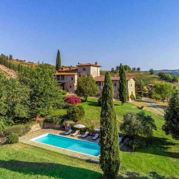 Typical Tuscan Villa from the 1200s with Swimming Pool in the hills of Chianti Senese, Tuscany Tipico Casale Toscano