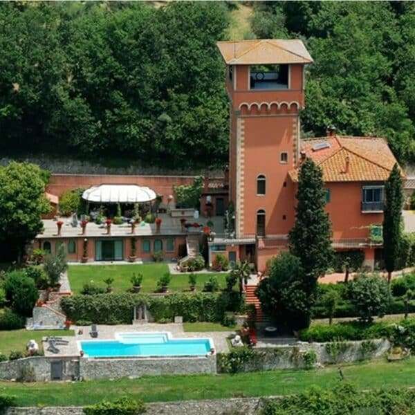 Villa with pool - Villa con Piscina