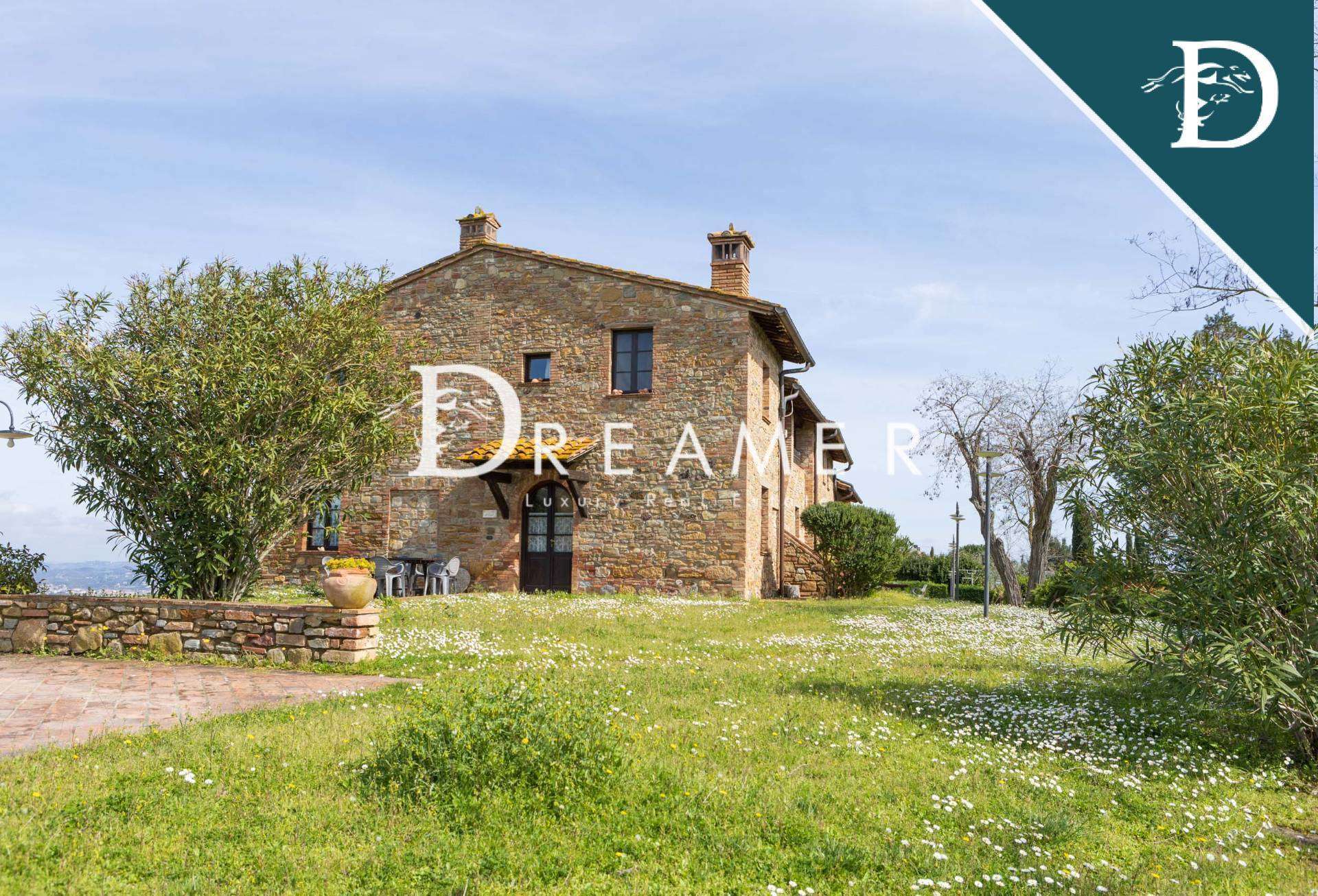 Tuscan Farmhouse with Pool in Montaione, Tuscany-39_262475
