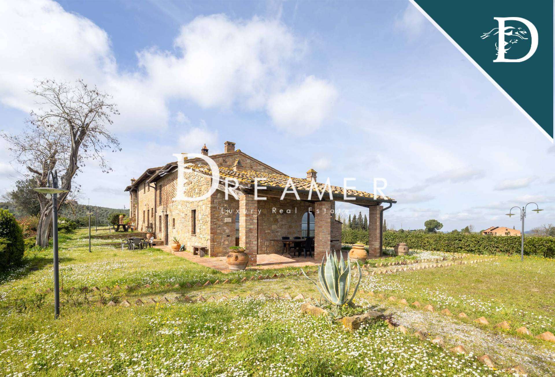 Tuscan Farmhouse with Pool in Montaione, Tuscany-40_262476