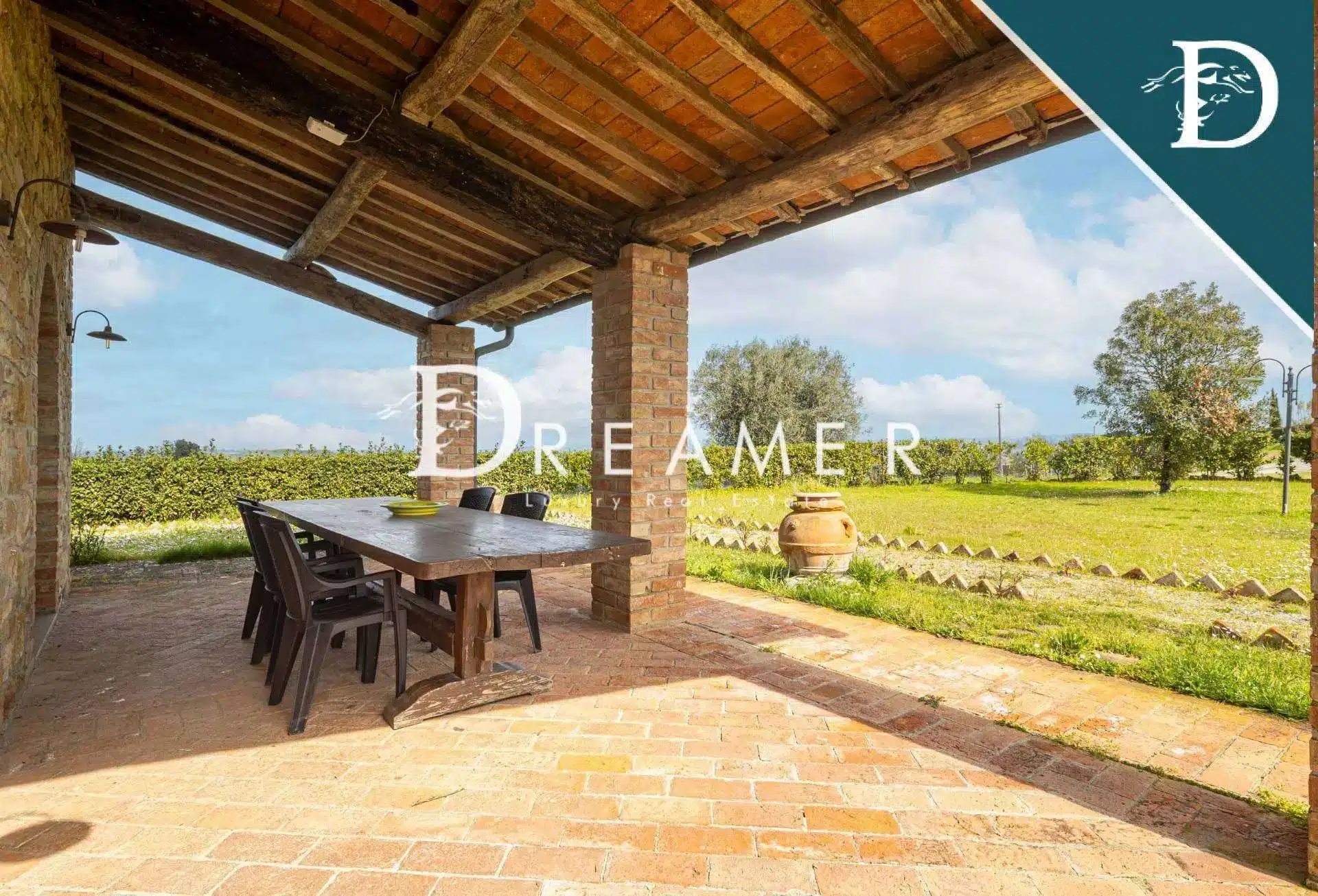 Tuscan Farmhouse with Pool in Montaione, Tuscany-43_262479