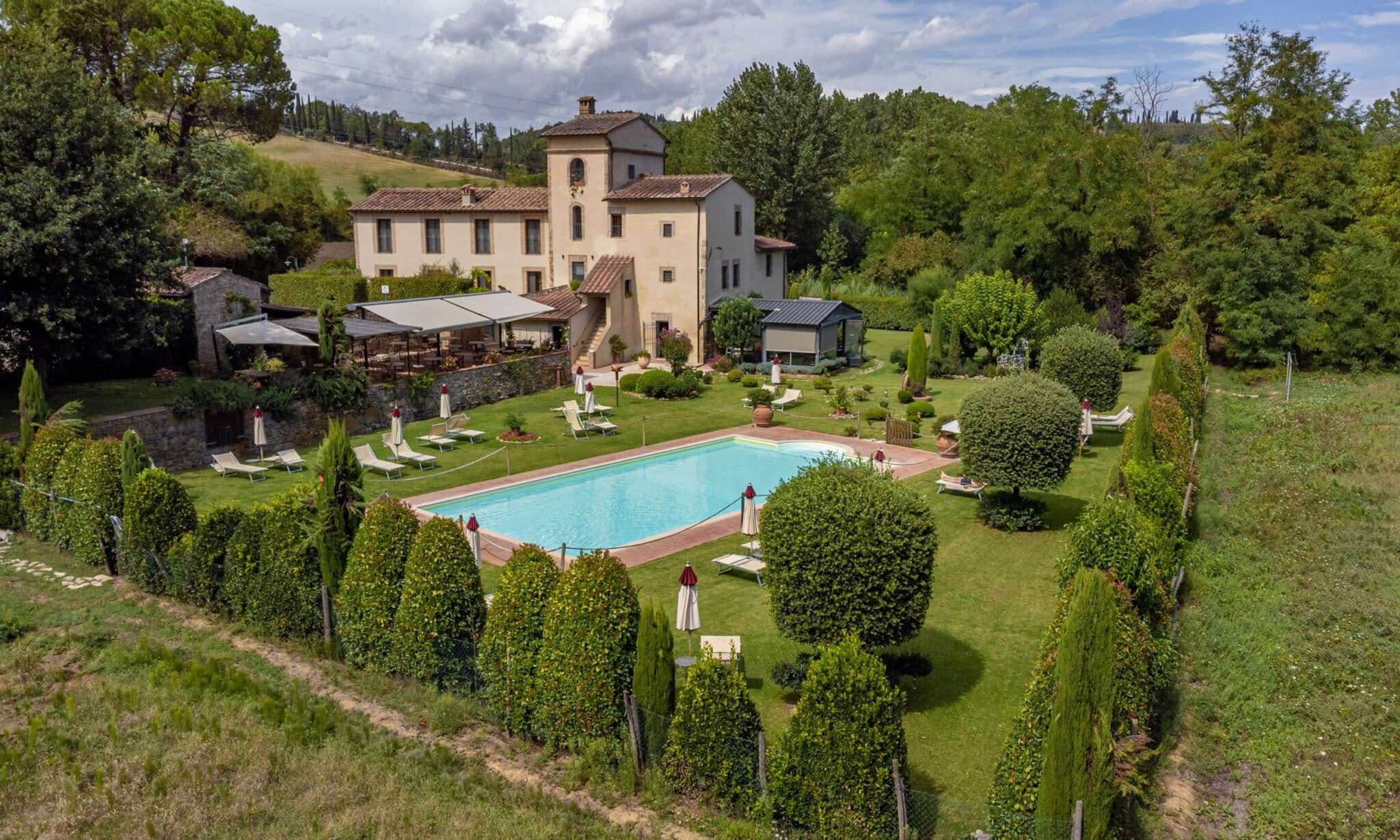 Magnificent Villa with a Pool in San Gimignano, Siena