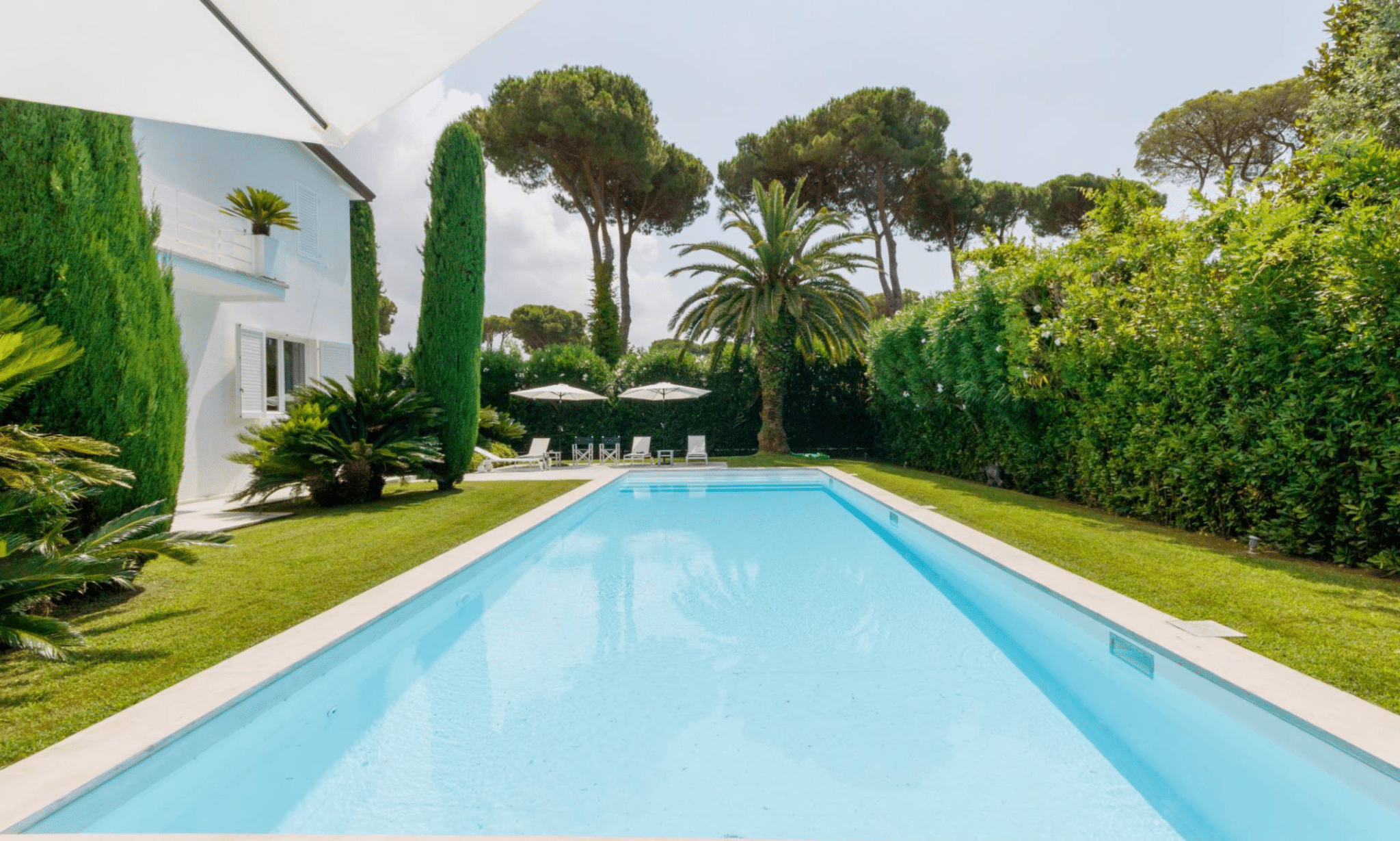 Elegant Villa with a Pool in Forte dei Marmi - Elegante Villa con piscina a Forte dei Marmi Elegant Villa with a Pool in Forte dei Marmi