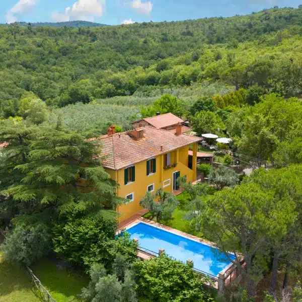 villa in arezzo
