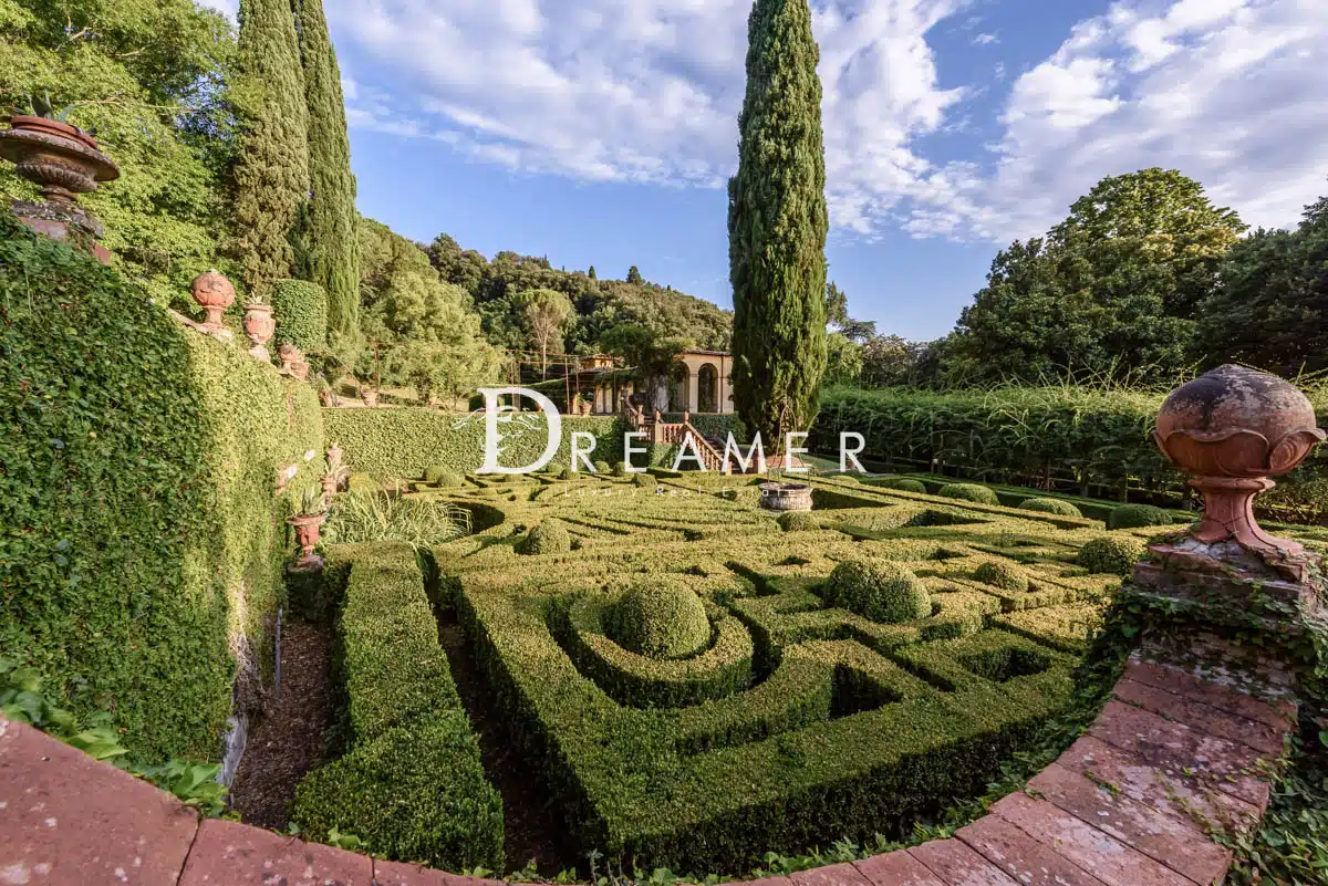 Decameron Villa's Garden - giardino in terra villa del Decameron