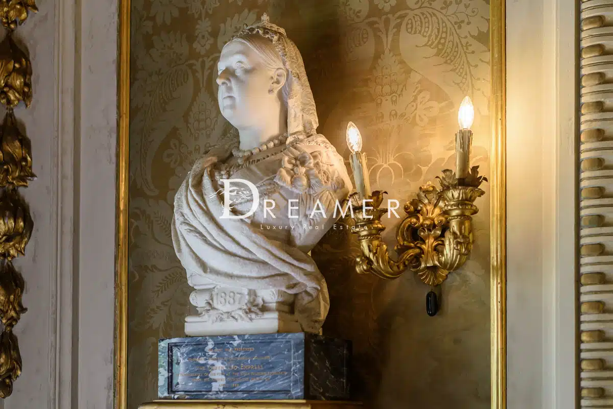 Queen Victoria of England - Regina Vittoria d'Inghilterra