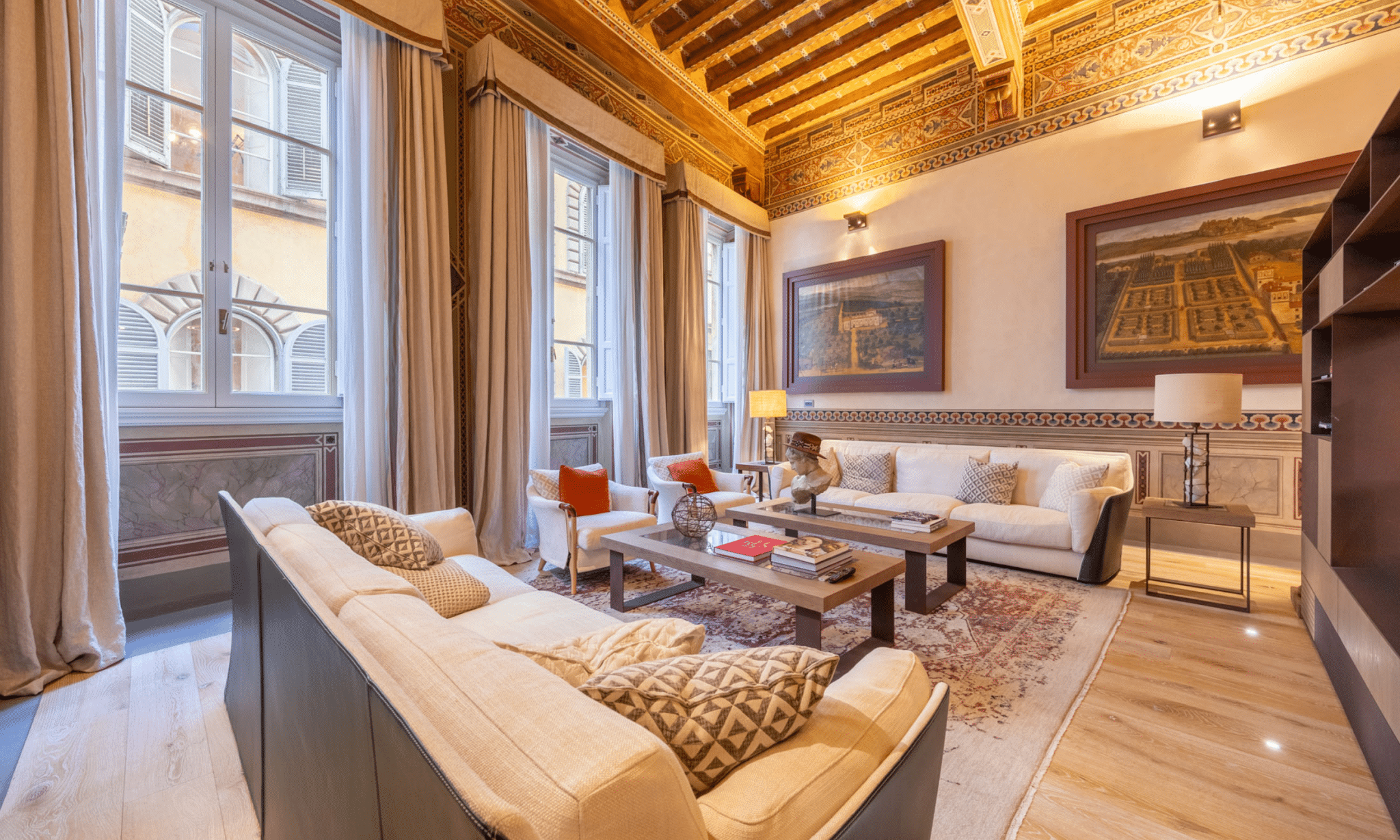 Modern Apartment with Frescoes in florence