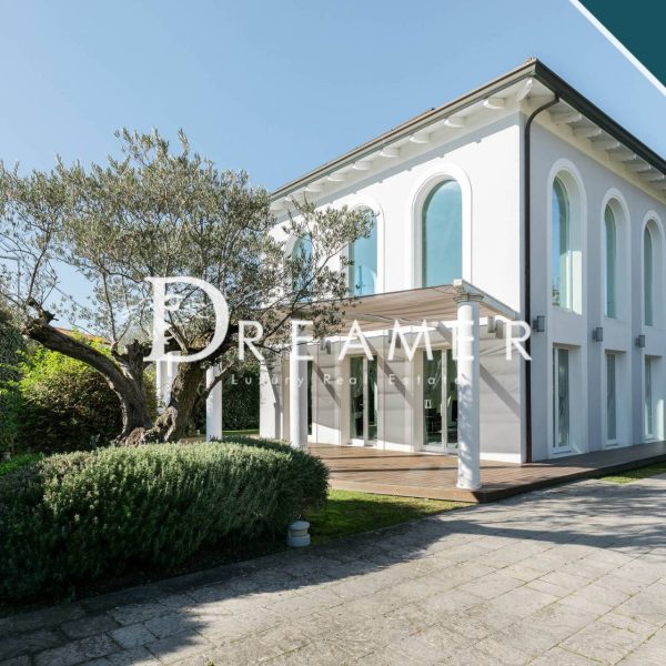 Exclusive Villa with Pool and Spa in Forte dei Marmi-1_250012