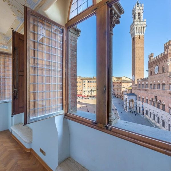 Prestigious Apartment Siena