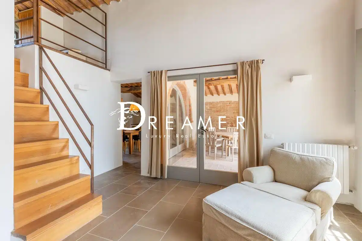 Stunning Villa with Pool Immersed in the Crete Senesi-26_326410