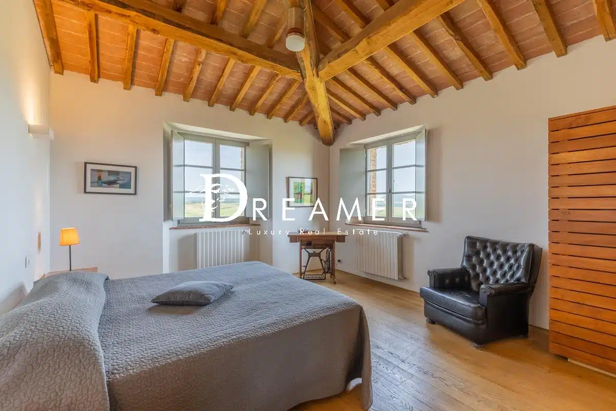 Stunning Villa with Pool Immersed in the Crete Senesi-34_326426