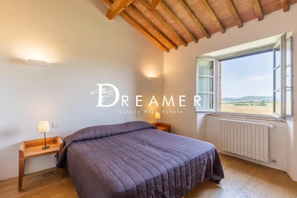 Stunning Villa with Pool Immersed in the Crete Senesi-37_326432