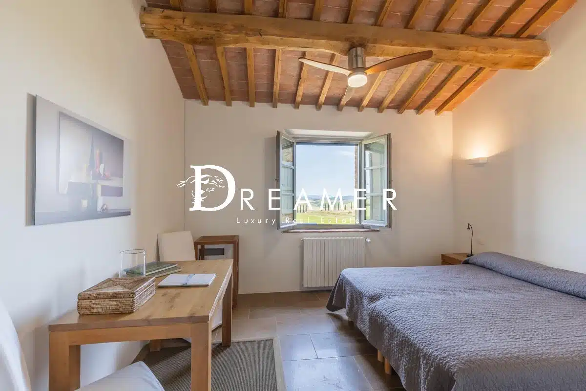 Stunning Villa with Pool Immersed in the Crete Senesi-39_326450