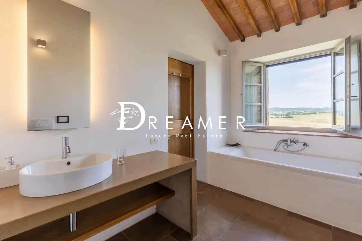 Stunning Villa with Pool Immersed in the Crete Senesi-40_326438