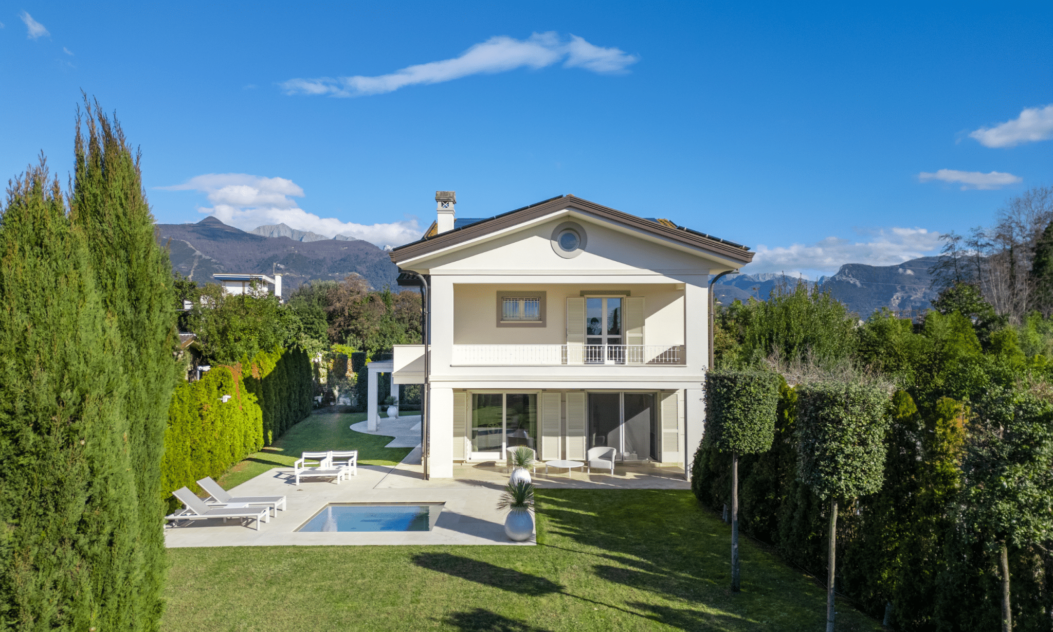 Exclusive Villa with Jacuzzi in Forte dei Marmi