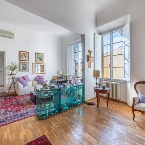 Bright Apartment in Florence Center