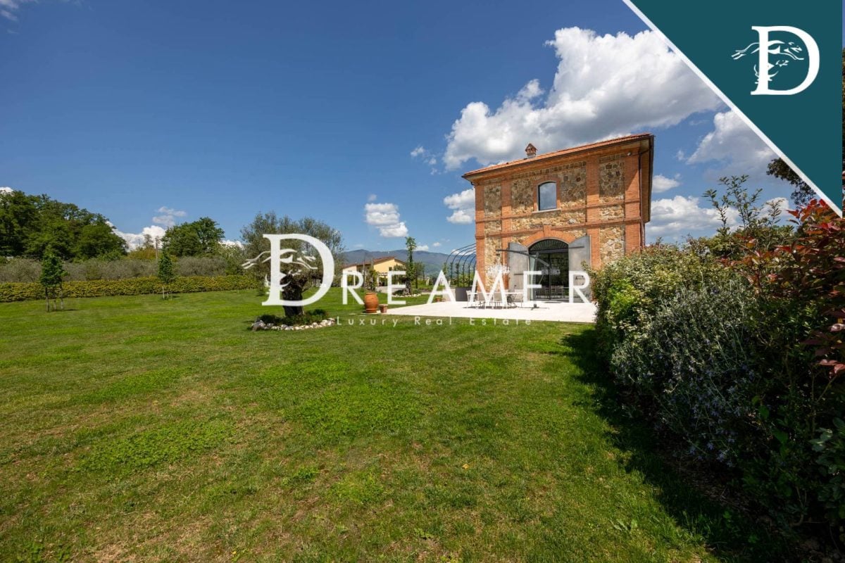 Stunning Modern Villa in Florence Countryside-7_248553