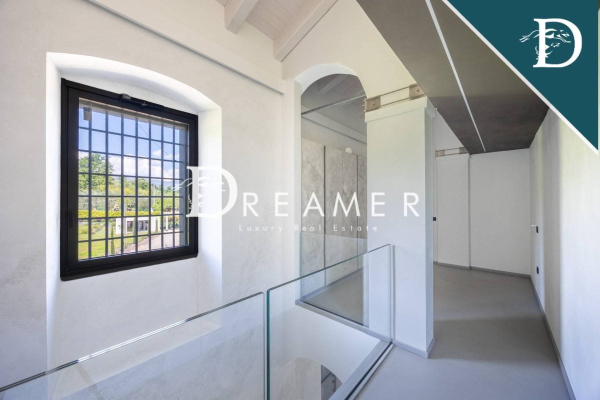 Stunning Modern Villa in Florence Countryside-23_248569
