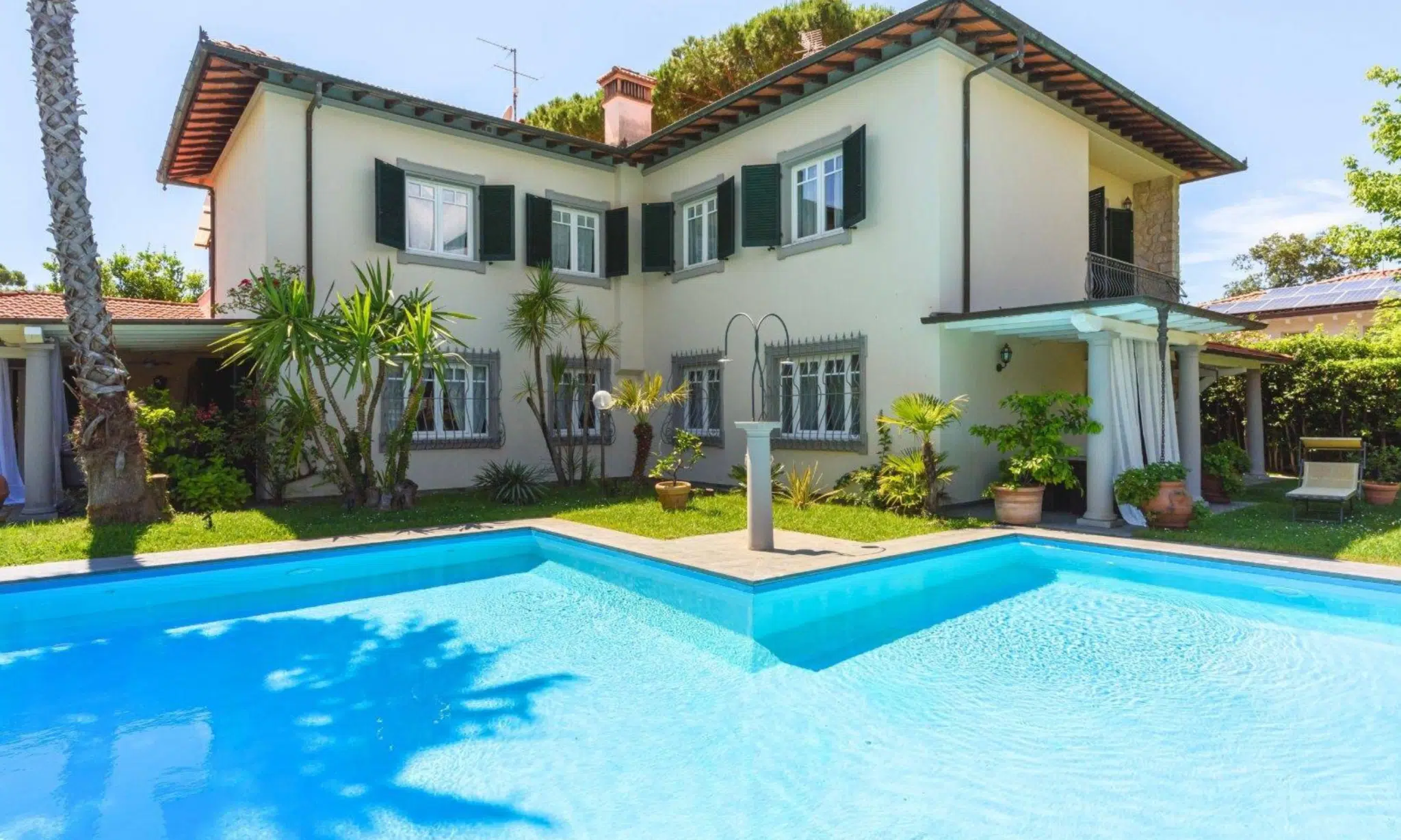Villa con Piscina a Forte dei Marmi