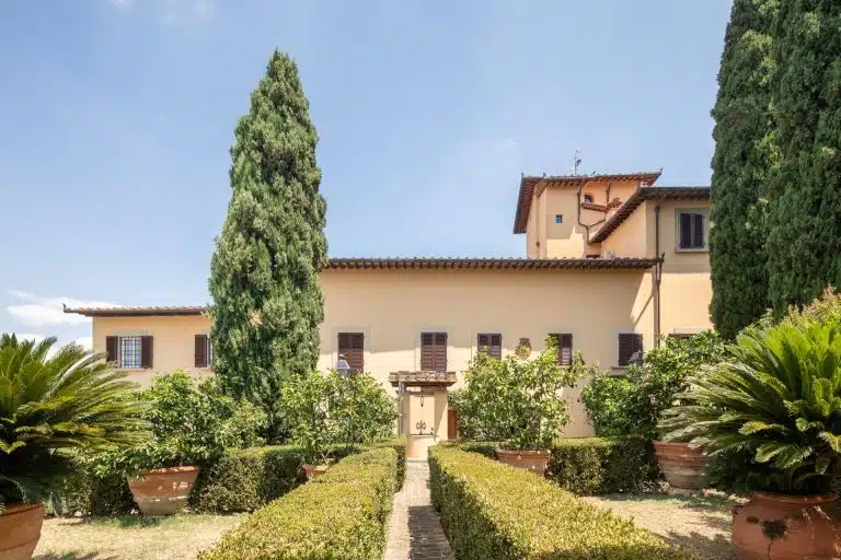 Majestic-Villa-for-sale-Florence-2134