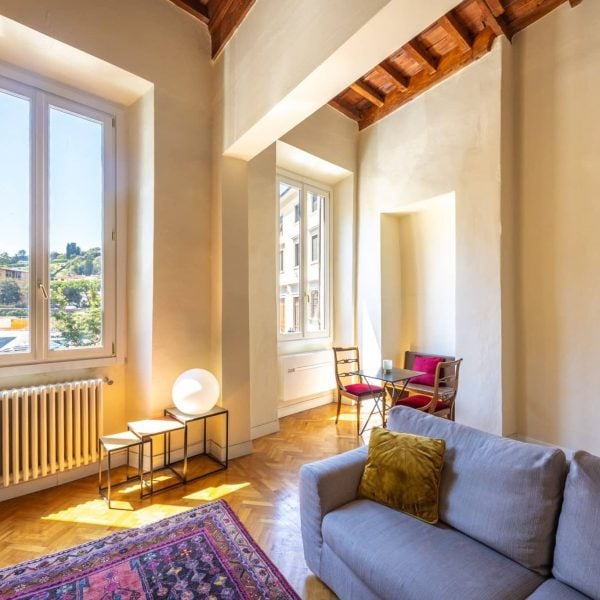 Appartamento con Vista Lungarno a Firenze-1